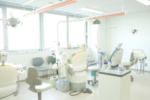 インプラント治療で保険が適用される条件