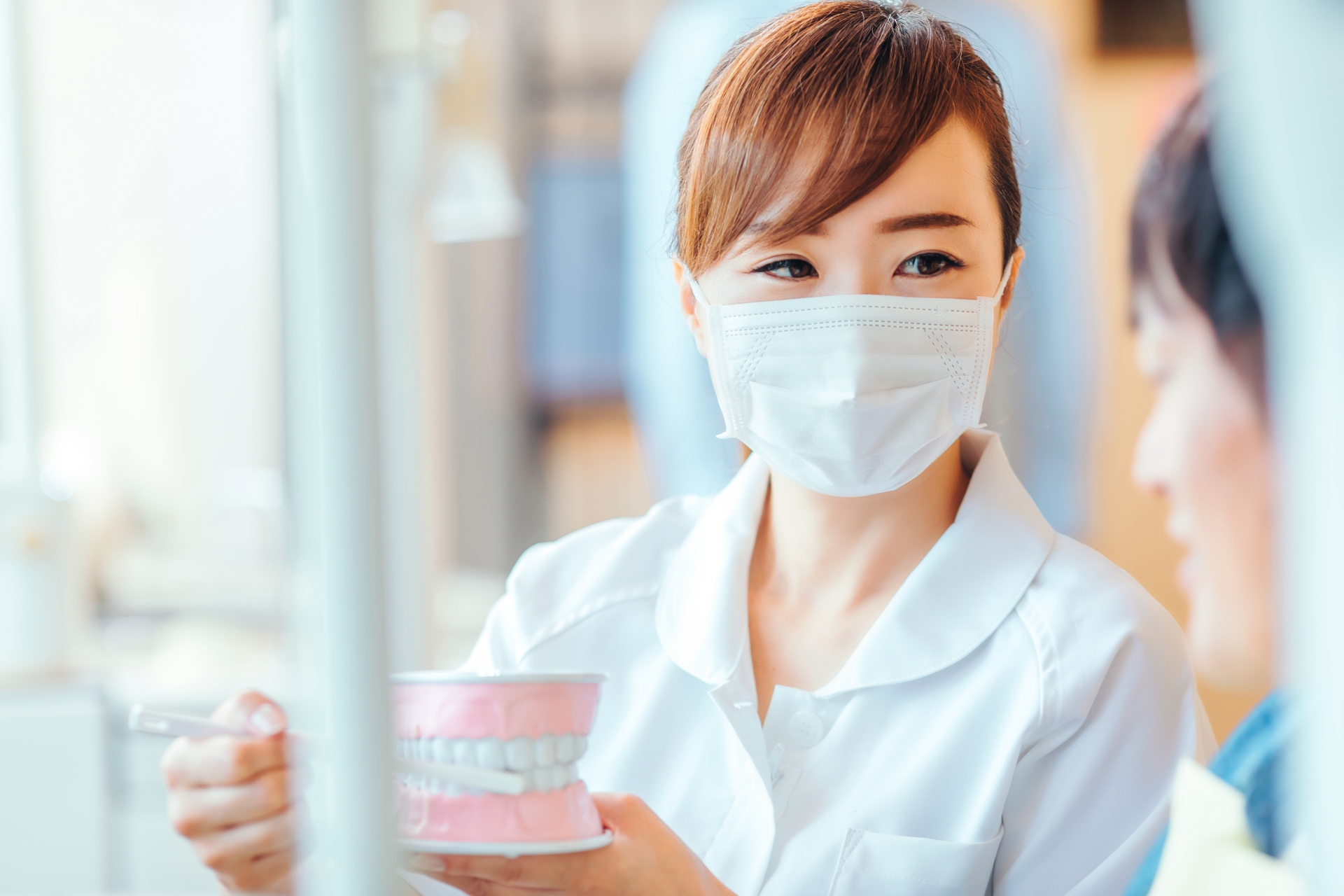 前歯のインプラントのタイミング