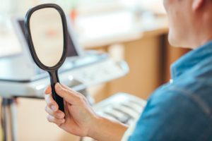 前歯をインプラントにするメリット